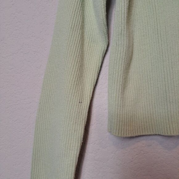 Brandy Melville Women's Sage Green Shannon Cropped Cardigan Sweater Size Small - Picture 4 of 9